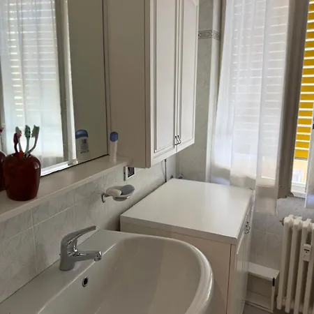 Welcome Riviera Levante 51 E Un Accogliente Nel Centro Di A 100 M Dal Mare E 250 M Dall'iconico Castello Sul Mare La Posizione Ideale Consente Di Raggiungere Comodamente A Piedi Spiagge Ristoranti Negozi E La Stazione Apartamento
