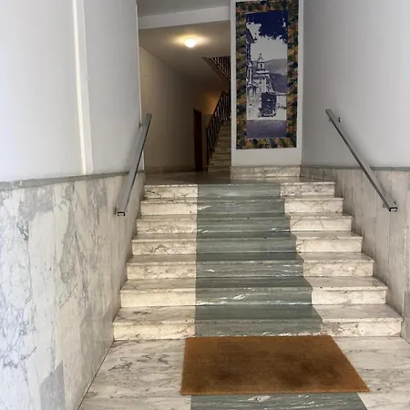 Apartamento Welcome Riviera Levante 51 E Un Accogliente Nel Centro Di A 100 M Dal Mare E 250 M Dall'iconico Castello Sul Mare La Posizione Ideale Consente Di Raggiungere Comodamente A Piedi Spiagge Ristoranti Negozi E La Stazione Rapallo