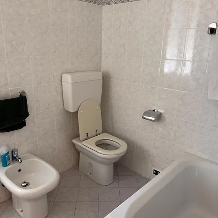 Welcome Riviera Levante 51 E Un Accogliente Nel Centro Di A 100 M Dal Mare E 250 M Dall'iconico Castello Sul Mare La Posizione Ideale Consente Di Raggiungere Comodamente A Piedi Spiagge Ristoranti Negozi E La Stazione * Rapallo